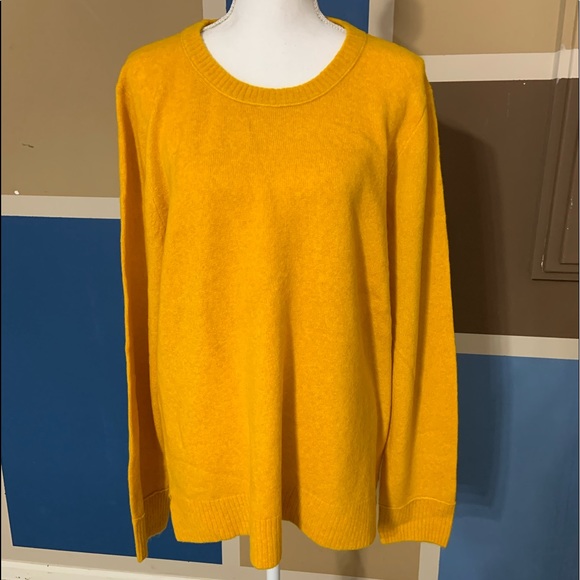 SOLD Crewneck sweater in extra-soft yarn - Picture 2 of 6